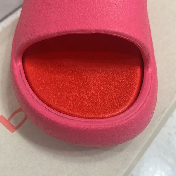 J Slides Beach Slides Squish Sandal in Fuchsia and Red Eva size 8 - Picture 4 of 8